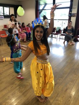 Aladdin party teacher in yellow costume
